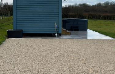 Ty Beti at Gorlan yr Efail Shepherds Hut with Private Hot Tub - Foto 42