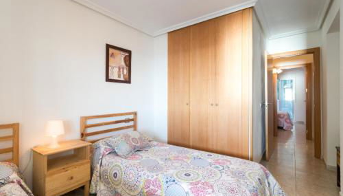 Beachside Apartment with Beautiful Sea Views - Foto 5, wardrobe