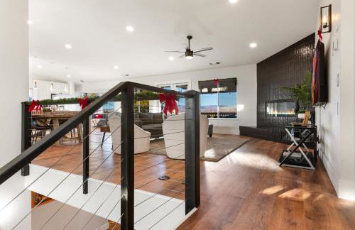 Heated Pool and Jacuzzi, Scenic Mountain View, Lux and Cozy, - Foto 13