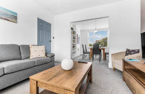 Relaxing 3 Bedroom Stay with Private TVs Near Ashby - Foto 7