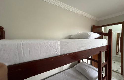 Apartamento sala e quarto com ar na Praia do Abricó - Foto 12