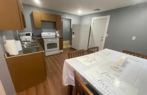 Comfy 3 Bed 1 Bath with Wifi in College and Restaurant Area - Foto 1