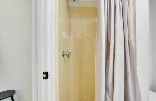 Charming Studio with Pool and Table Rock Lake Access! - Foto 16