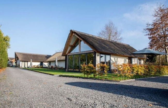 Modern Cottage Surrounded by Nature - Foto 23