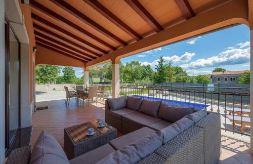 Villa Luna Tinjan, Pool and Wellness - Photo 9