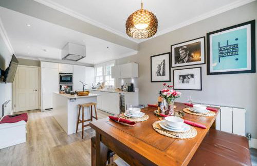 Beautiful and spacious 2 bed, 2 bath apartment bordering Fulham and Chelsea - entire apartment with private entrance - Foto 39