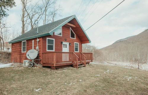 Mountainscape: Peaceful & Skiing - Photo 1