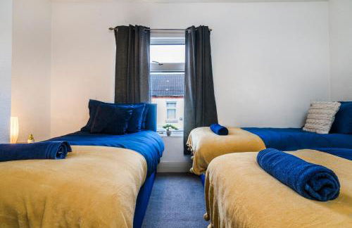 2 Bedroom House, 5 Single Beds, Fast WiFi - Photo 40