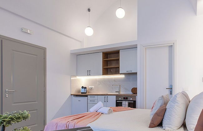 Santorini Villatzio Suites - Photo 18