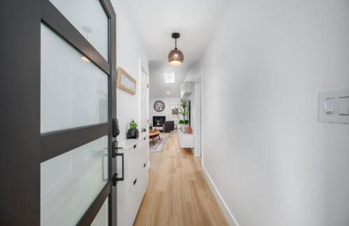 Tranquil Light-Filled Retreat 3BR Ranch - Photo 63