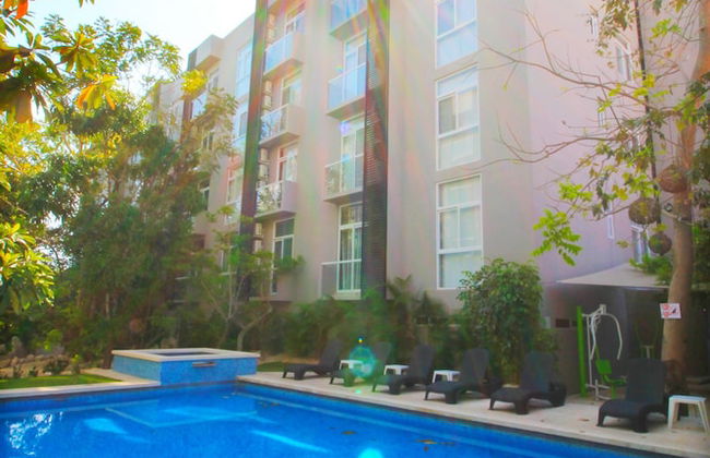 Riviera Towers 2BR & Pool - Foto 25