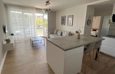 Appartement 2 chambres dans résidence avec piscine et parking - Foto 6