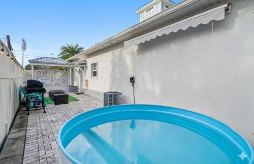 PCB Beach Paradise, Steps to SAND, Sleeps 8 - Foto 8