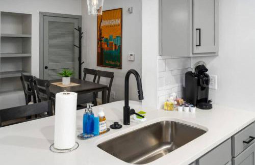 Birmingham Luxury Apt, near everything - Photo 20