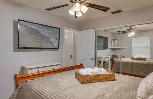 King Bed Suite, Fireside Hot Tub, Gameroom - Foto 17