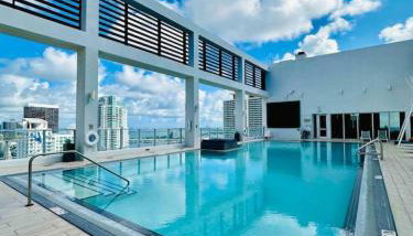 Luxury Loft 270 views, Rooftop Pool, Parking - Foto 3