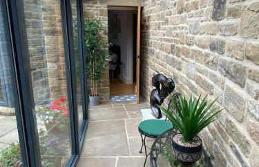 Garden annexe in Hathersage centre with parking - Foto 7