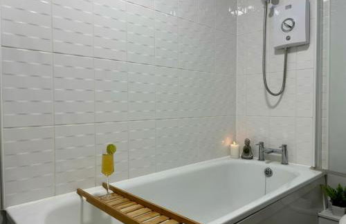 Eskdale Townhouse- Spacious 4BR ,Crawley, Free Wifi, Parking, fully equipped, contractor friendly, temporary relocations welcome, near Gatwick Airport - Foto 57