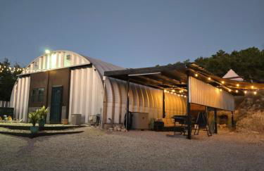 Hill Country Hangar with hottub, 7 minutes from the river and lake - Foto 9