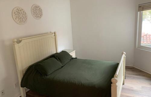 Beautifully Remodeled 2BR Prime Irvine Location - Photo 9