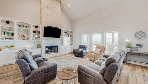 Stunning Beachfront Cargo Lift Sleeps 14 - Foto 2