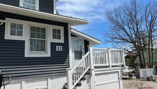 Caretakers Apartment-Split level Full Bed with European Bath Pet Friendly fee applies - Foto 4