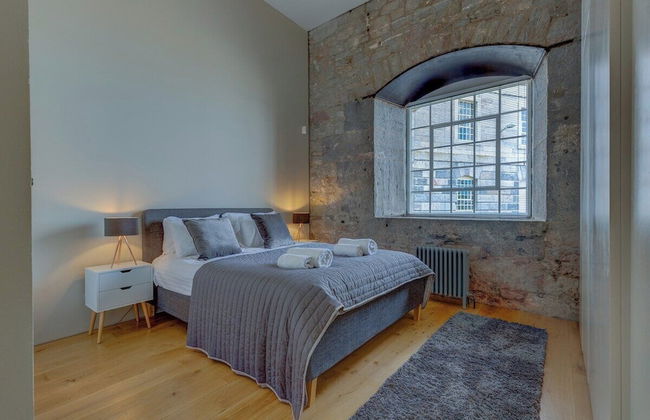 5 Brewhouse by Pureserviced - Photo 1