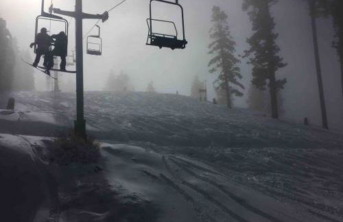 Spacious cozy chalet huge deck over seasonal creek - Foto 65