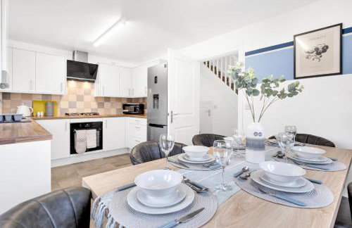 Contractors Retreat 3 bedroom house, sleeps up to 7, free parking - Foto 9