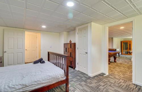 Hot Tub, Sauna and Game Room Spacious Poconos Gem! - Foto 22