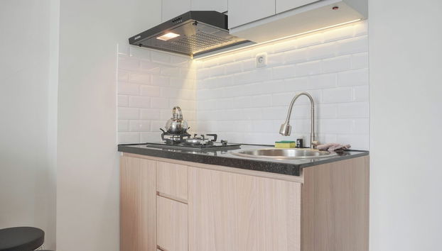 Homey and Minimalist 2BR at Podomoro Golf View Apartment - Photo 5, Cuisine privée