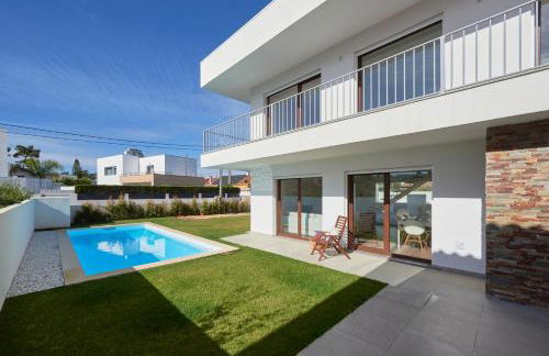 Aroeira Villa w/ Pool near Beach, By TimeCooler - Foto 23