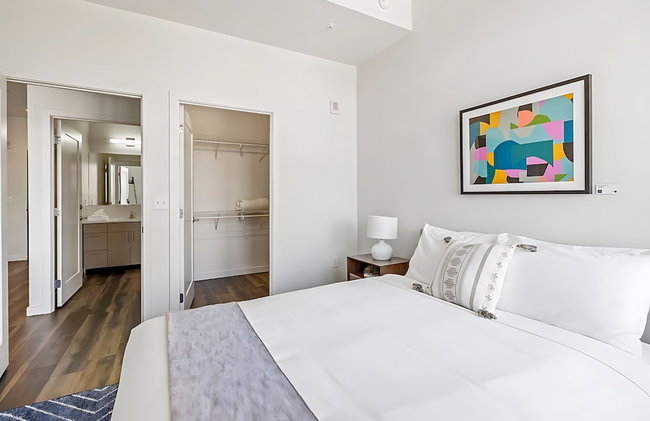 Placemakr Marymount Ballston - Photo 20