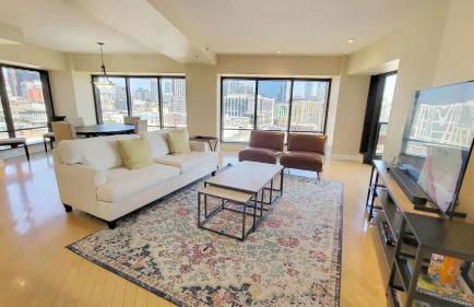 Luxurious and Spacious 2-Bedroom Condo Unit Downtown San Diego in the Heart of the Gaslamp Quarter - 30-Day Min recommended - 14-Day Min acceptable - Foto 2