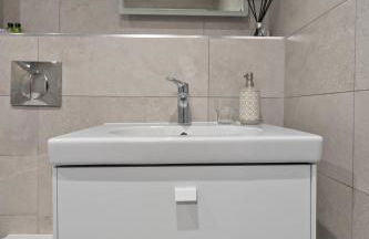 Solihull Flat For 2 with Fast WiFi with Free Secured Parking - Foto 14