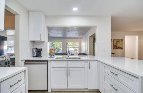 2 Mi to Beach: Home w/ Pool, Grill & More in Largo - Foto 11