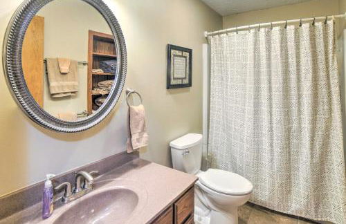 Expansive Angel Fire Home with Indoor Hot Tub! - Foto 16