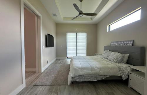 Brand New Luxury 4 bedroom heated pool home - Foto 19