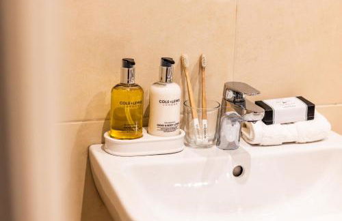 2-Bed Apartment in Redland, Bristol - Work-Ready - Foto 43