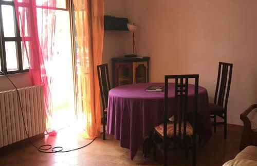 House - Sleeps 5 - Pets Ok - Parking - Foto 6