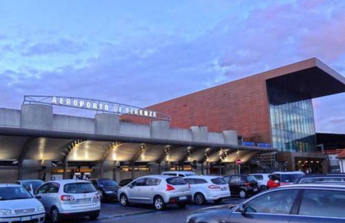 Fevira Suite Airport Free Parking - Foto 18