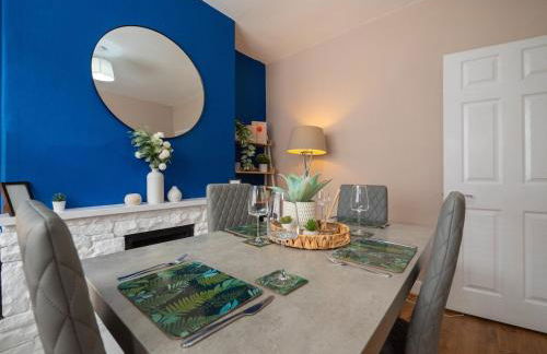 Whole Town House - Town centre! - Photo 8