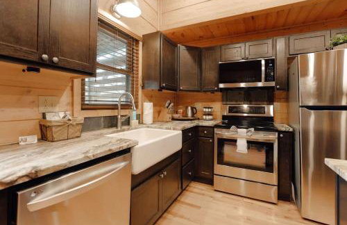 Home with Sauna & Hot Tub & Lake Access - Foto 12