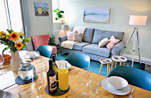 Harbour & Mountain Views, Porthmadog House, Sleeps 9, 4 Bedrooms, Two and Half Bathrooms - Photo 7