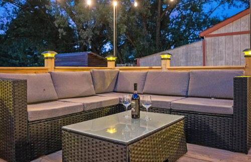 10min to NRG | Hot tub | Sauna | Firepit | 4br 3ba - Foto 3