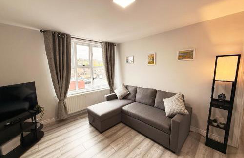 2BR City Centre Apartment By Travel Lets Short Term Rental Agency Derry With Free WiFi - Foto 9