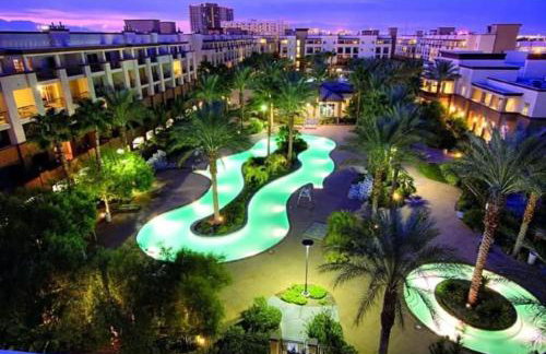 Enjoy Las Vegas Blvd with the Family in 2BD condo with resort lazy river - Foto 31