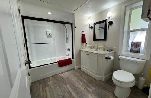 Red Rooster Family Cabin w/Hot Tub+Fire Pit+View - Foto 14