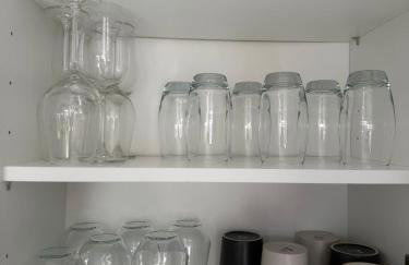 Modern 3 Bedroom House with Garden and Free Parking Long Stay Friendly - Foto 8