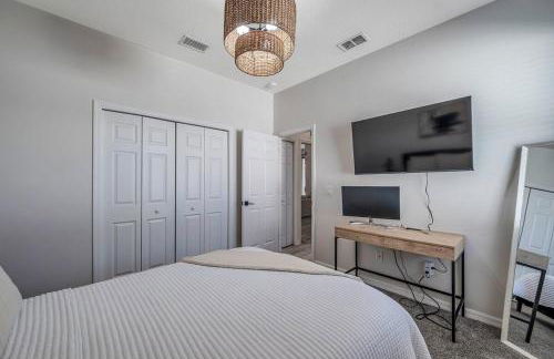 Large 5 bd home close to Beaches - Photo 78